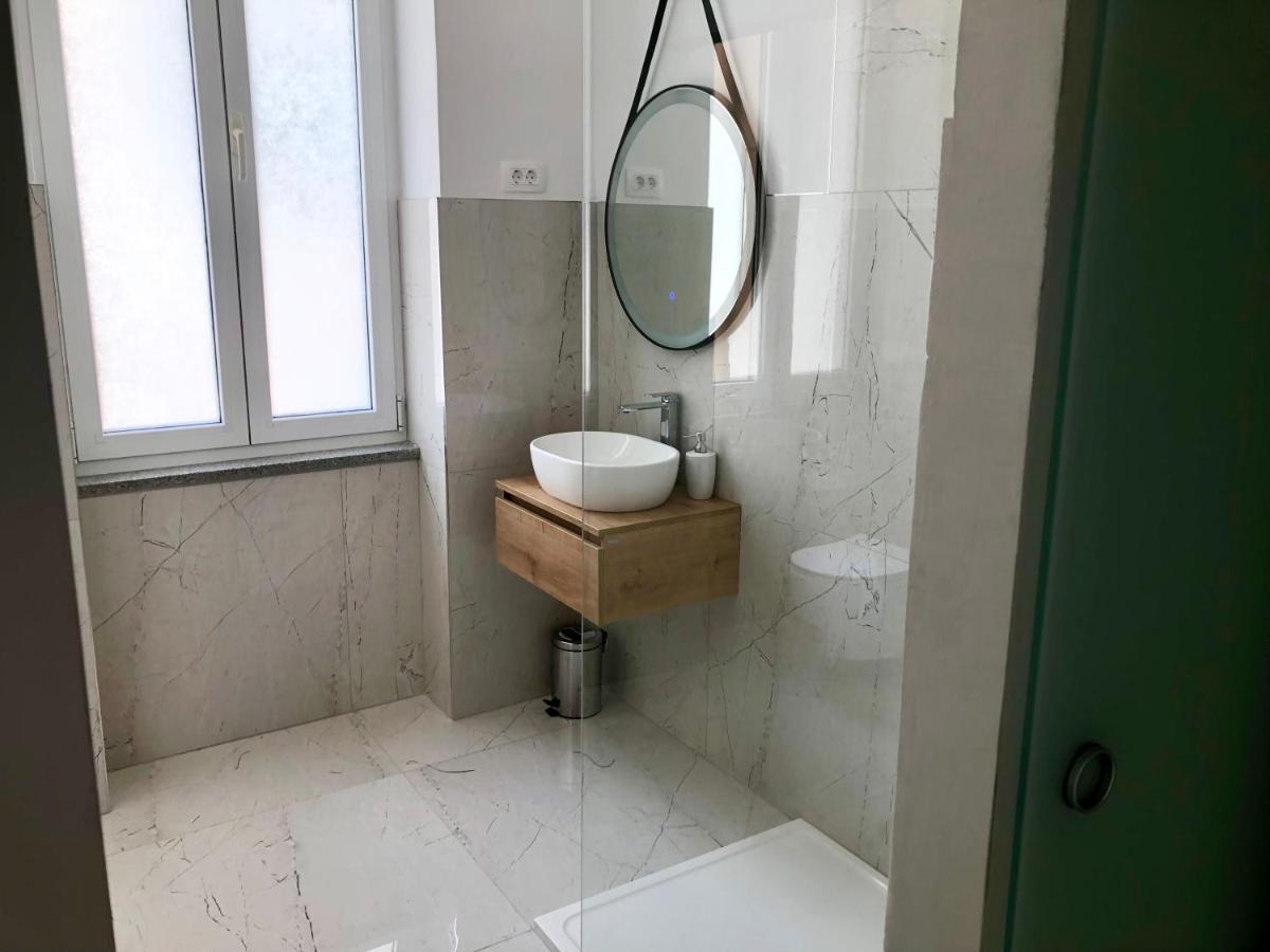 Hedone City Luxury Apartments With Free Parking Pula Ngoại thất bức ảnh