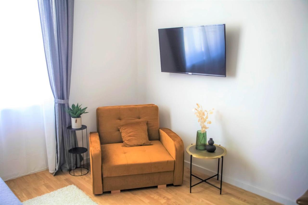 Hedone City Luxury Apartments With Free Parking Pula Ngoại thất bức ảnh