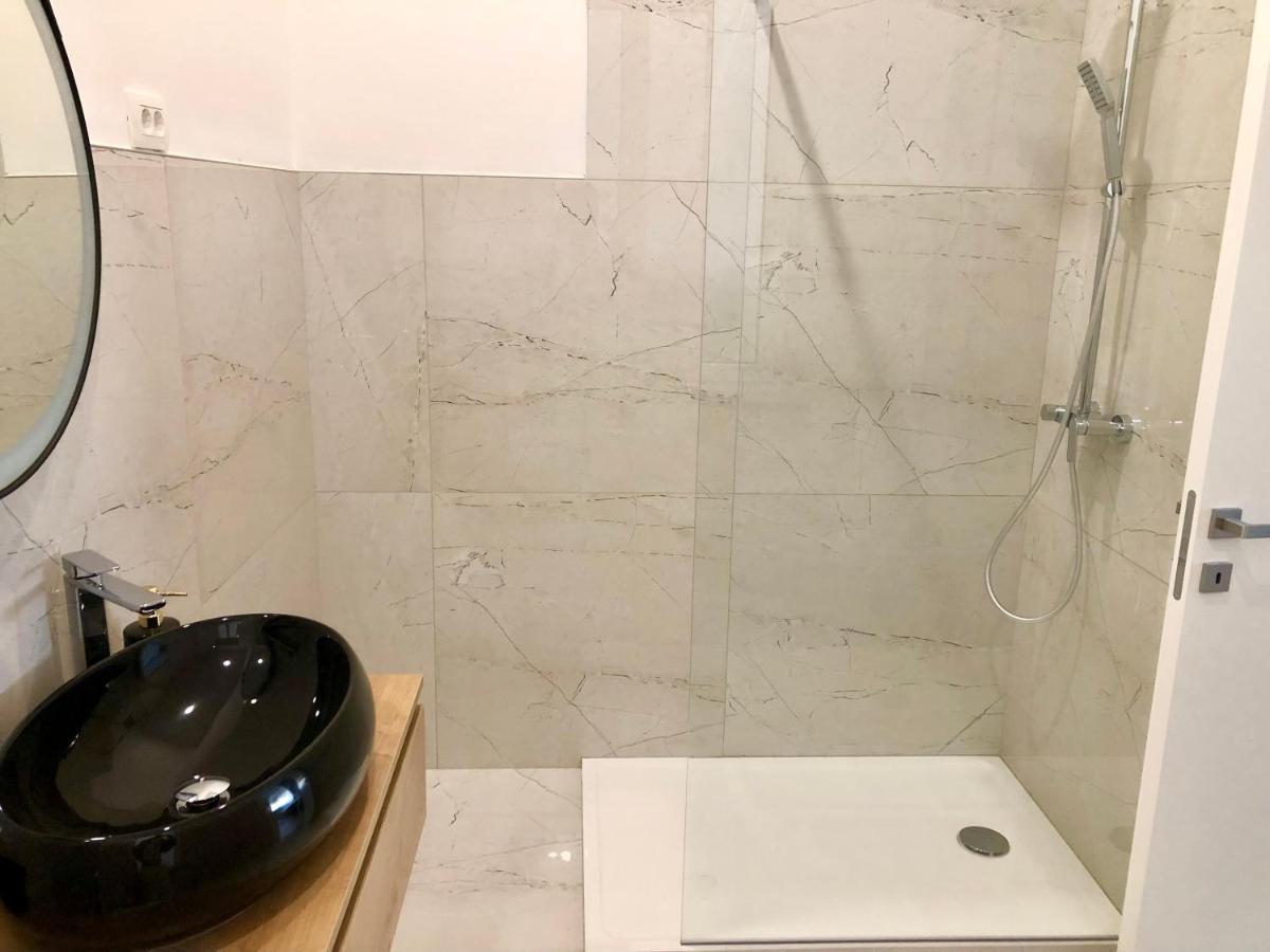 Hedone City Luxury Apartments With Free Parking Pula Ngoại thất bức ảnh