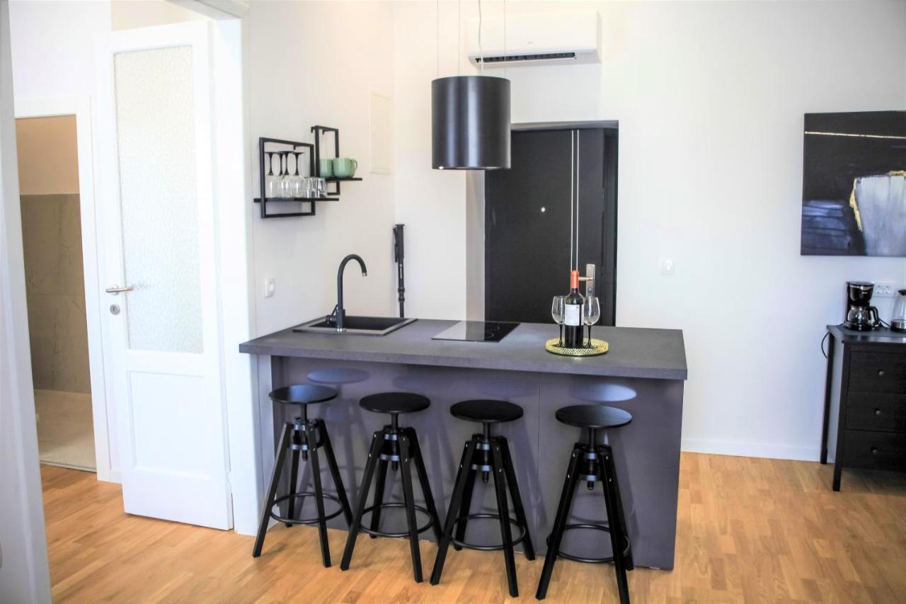Hedone City Luxury Apartments With Free Parking Pula Ngoại thất bức ảnh