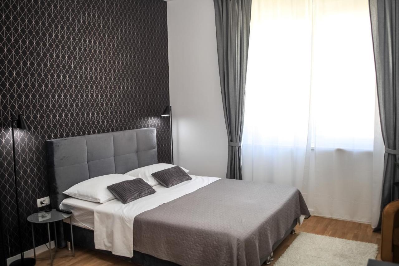 Hedone City Luxury Apartments With Free Parking Pula Ngoại thất bức ảnh